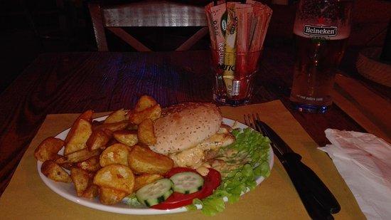 Homelywood Pub